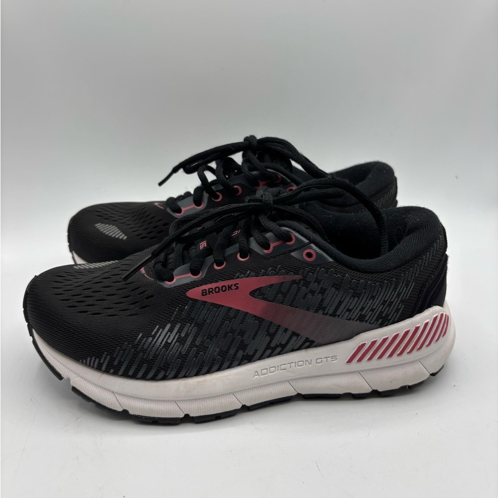 Brooks Women's Black and Pink Athletic Shoes size 6 extra wide